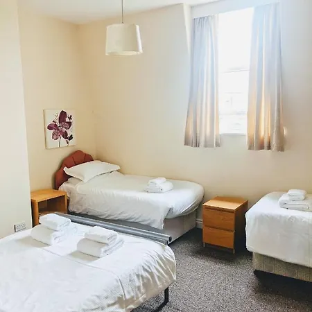 13 Flat 5 Esplanade Gardens Apartment